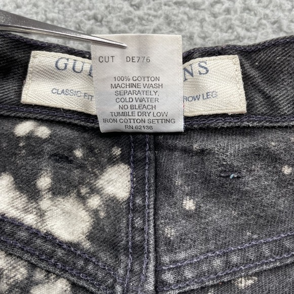 Vintage Guess Jean Shorts Womens 29 Black White Acid Tye Dye Distressed Festival - Picture 6 of 10